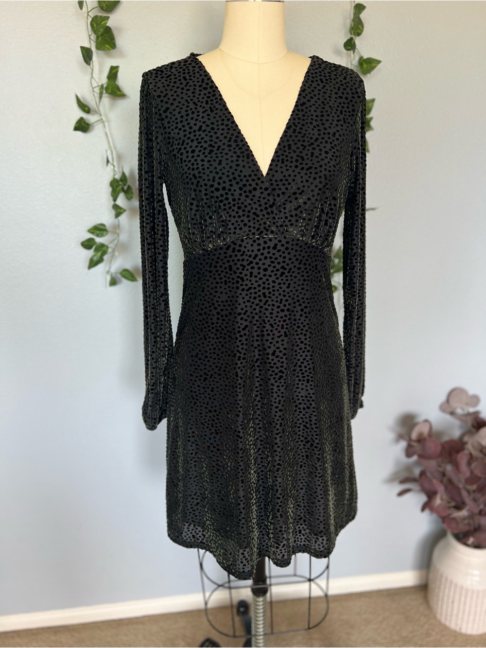 A New Day Forest Green Velvet Burnout Dot Long Sleeve V-Neck Dress Sz XS